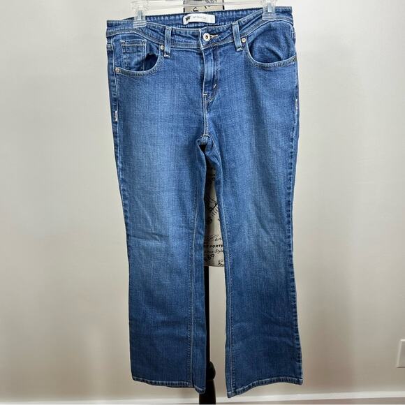 Levi’s 515 Boot cut low mid rise blue jeans - Picture 1 of 9